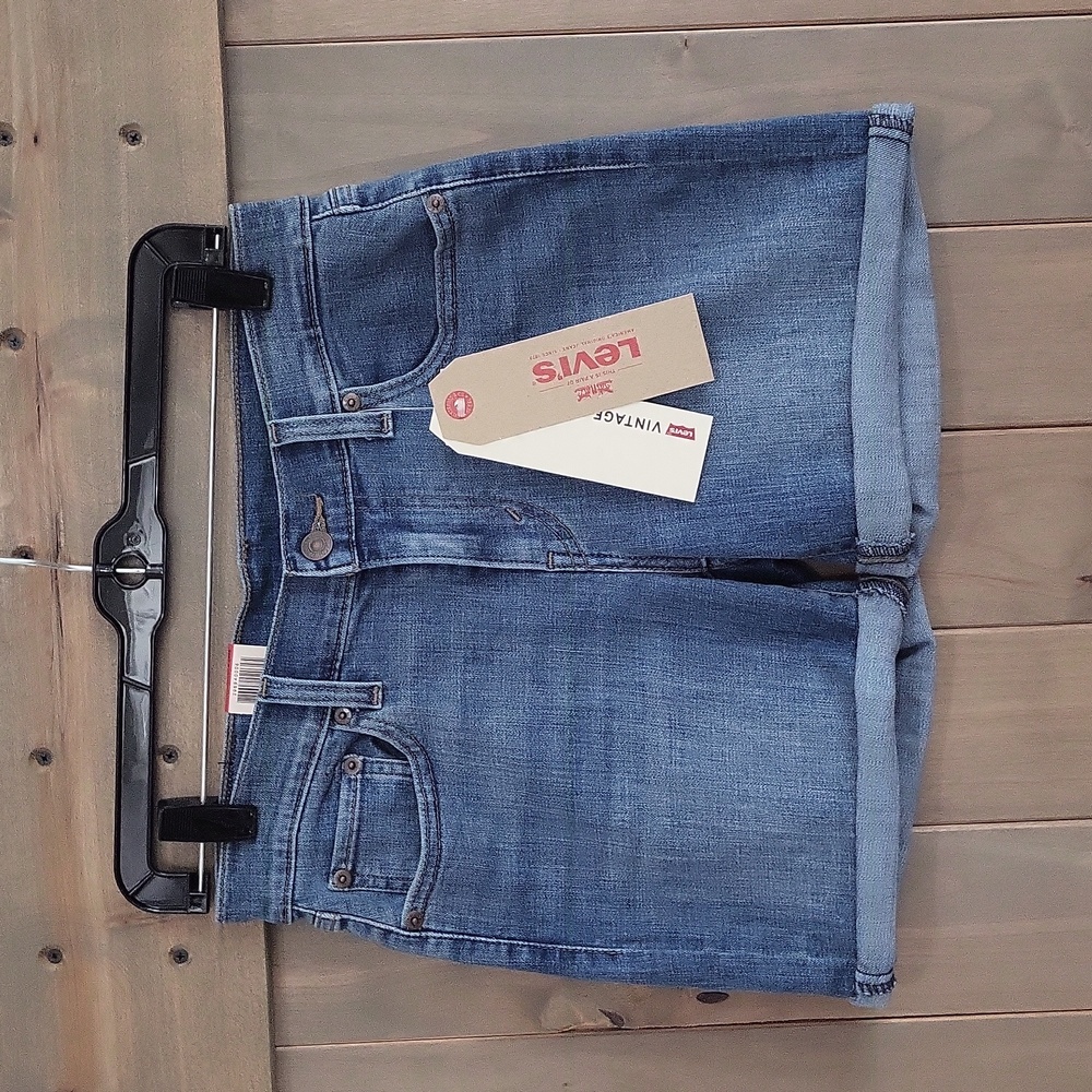 Levis "vintage sift" denim shorts